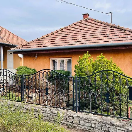 Greenpark Candy Apartments With Large Garden Close To Tokaj Bekecs Exterior photo