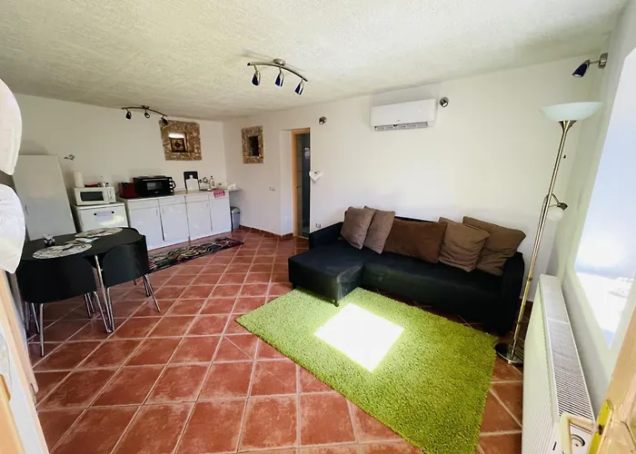 Greenpark Candy Apartments With Large Garden Close To Tokaj