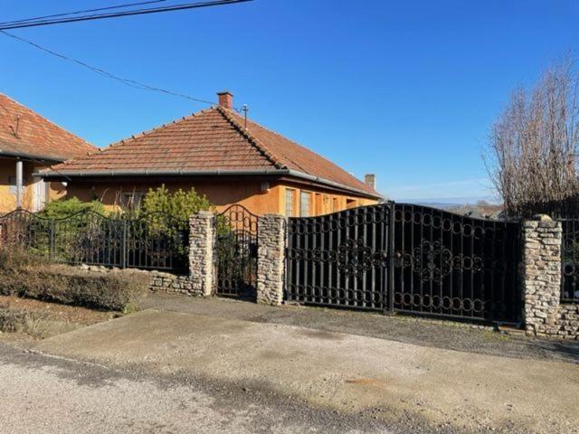 Apartment Greenpark Candy With Large Garden Close To Tokaj *