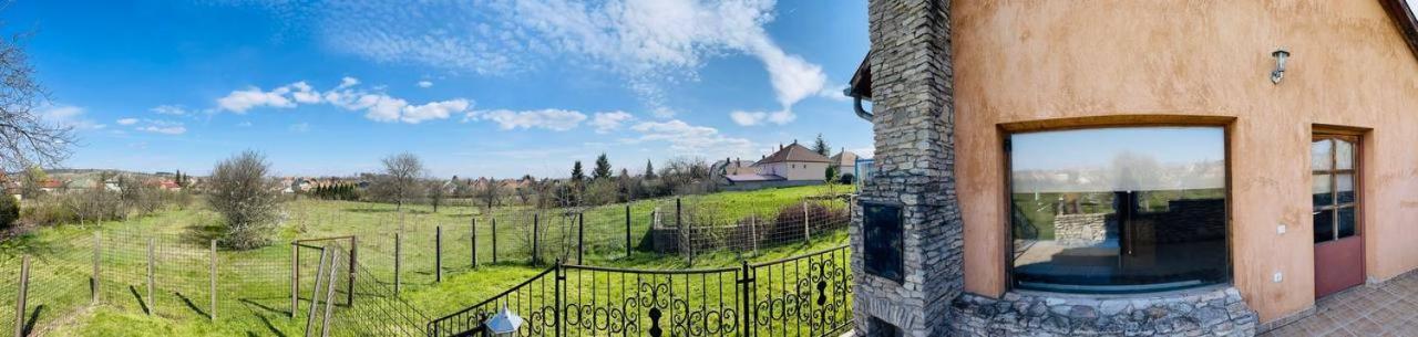 Apartment Greenpark Candy With Large Garden Close To Tokaj *