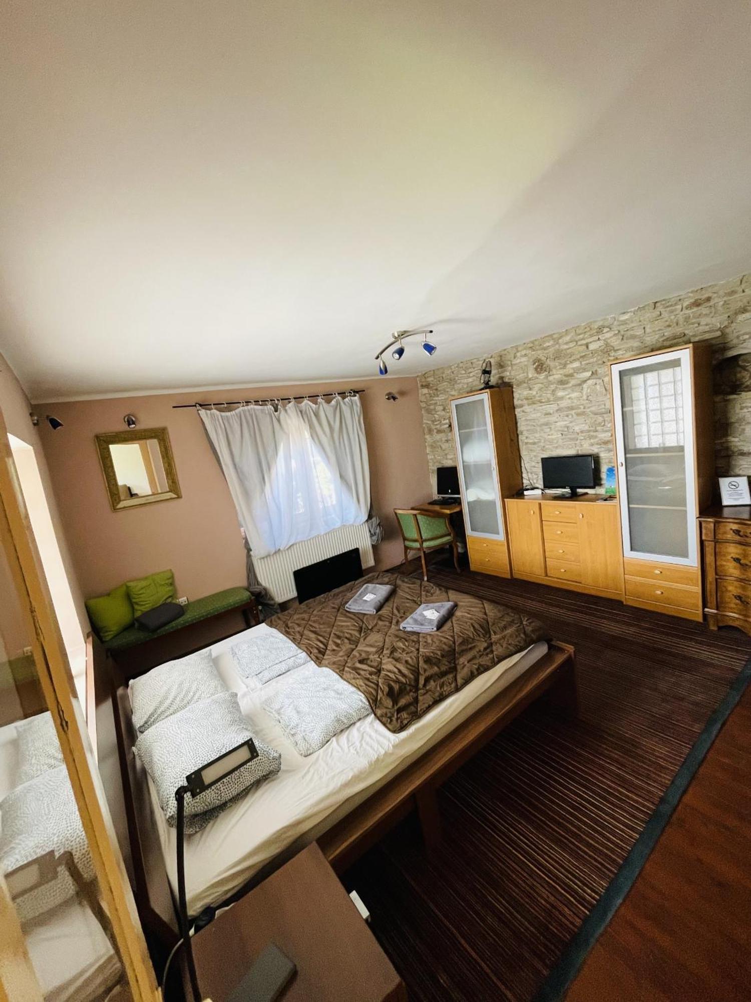 Apartment Greenpark Candy With Large Garden Close To Tokaj *